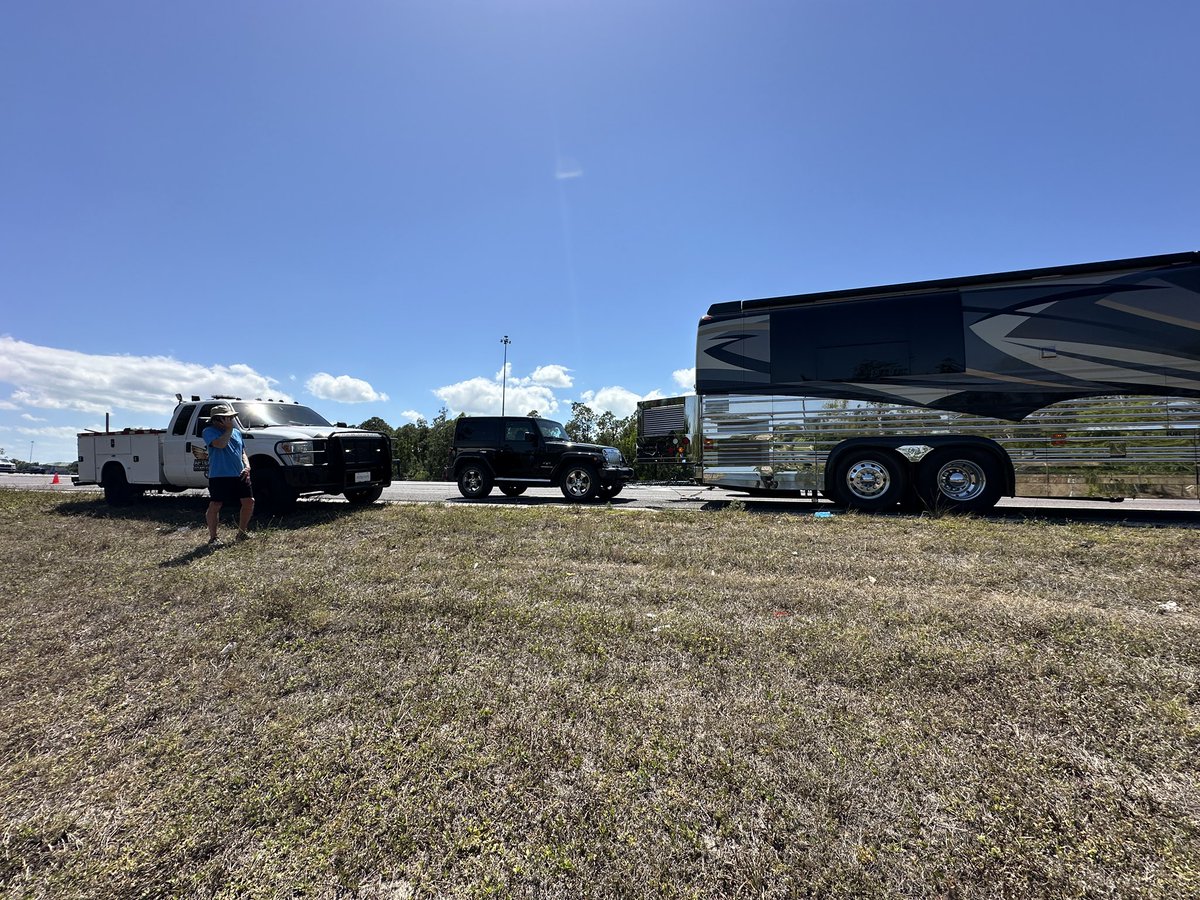 AHRS247's tweet photo. Fan belt replacement. Happy customer back on the road!! https://t.co/AspHA7OTxz