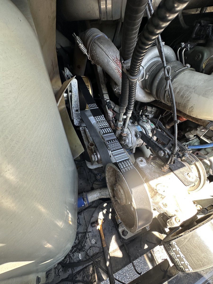 AHRS247's tweet photo. Fan belt replacement. Happy customer back on the road!! https://t.co/AspHA7OTxz