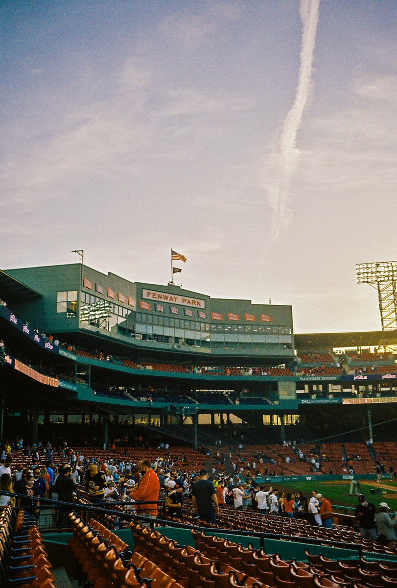 justindegraide's tweet photo. Fenway - shot on film 🎞️ https://t.co/Z2YvkGWusk