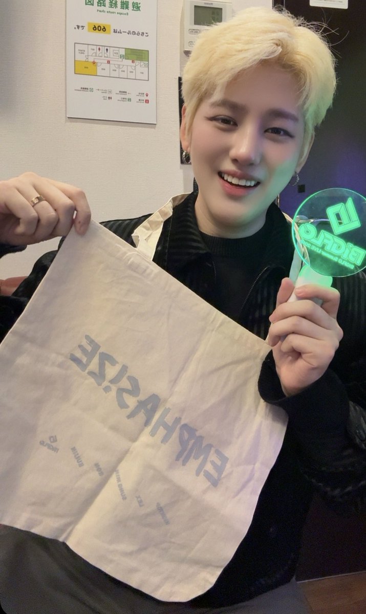 틱톡 덕분에 10년 동안 함께해준 일본 팬들과
작고 따뜻한 식사 자리를 가졌습니다

진심으로 응원해줘서 고맙습니다
이 하루, 평생 기억에 남을 것 같아요.

みんなのおかげで、心がぽかぽかになったよ。
また会おうね！

#bigflo #wea #ron #chominifanmeeting