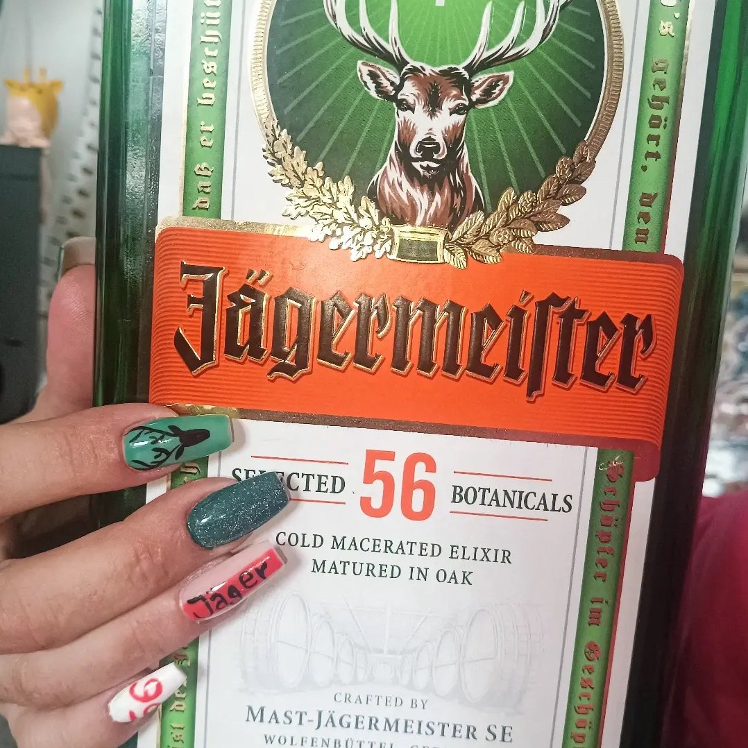 las uñas de gel de las que hablaba c tangana