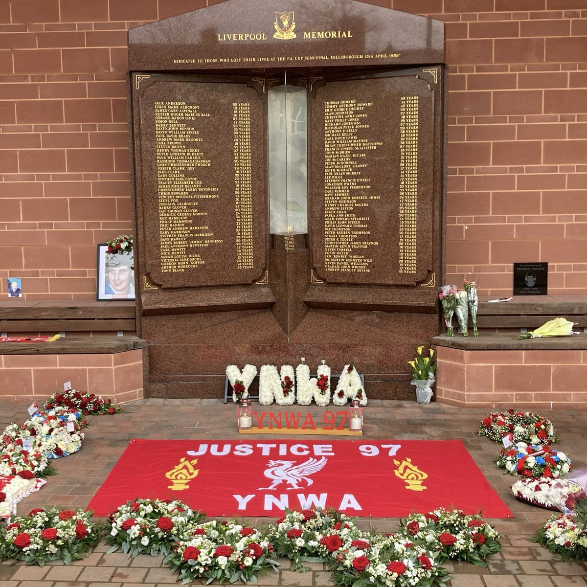 kennethdalglish's tweet image. Never forgotten. Remembering the 97 and all those affected by the Hillsborough disaster on the 36th anniversary. You are in our thoughts today and always.
You’ll never walk alone.
From Kenny, Marina, Kelly, Paul, Lynsey and Lauren.