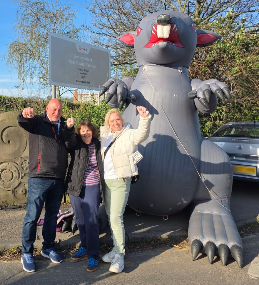 #PrivatisationHasFailed #solidarity #equality #newdealforworkers #JobsPayConditions  #FireAndRehire  #fairpayforlocalauthorityworkers #WealthTax  #AccelerateAction

Glenn, Kath and Sharon supporting strikers on behalf of the Local Authority NISC - Veolia in Sheffield