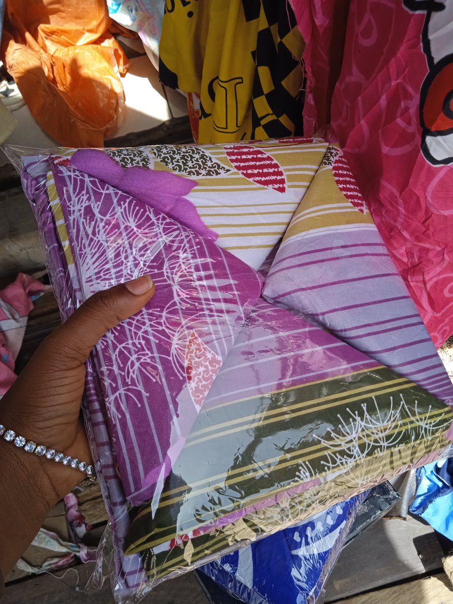 Bedsheets
6 by 6 with four pillow cases (family bed size)
9000 Naira.