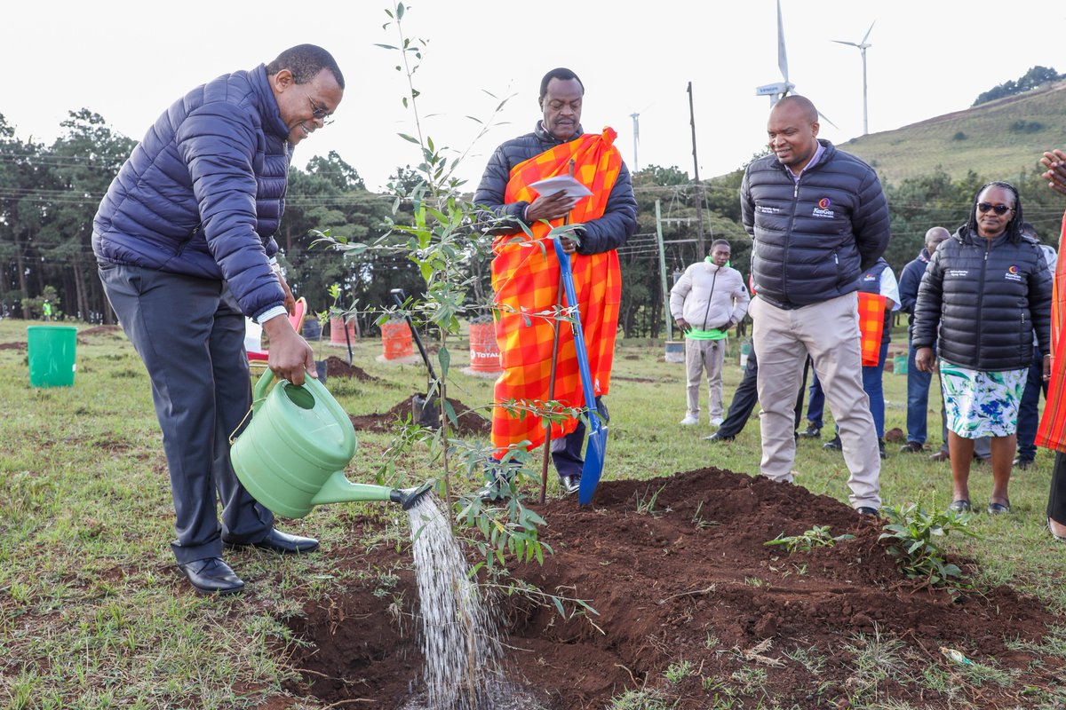 KenGenMDandCEO's tweet image. With my #TeamJenGa, we understand that while we work on improving Africa's energy access, success also lies in integrating with the communities around us, for when communities thrive, so do energy projects.
#JenGaKenGen
#KenGenCares
#SustainableKenGen