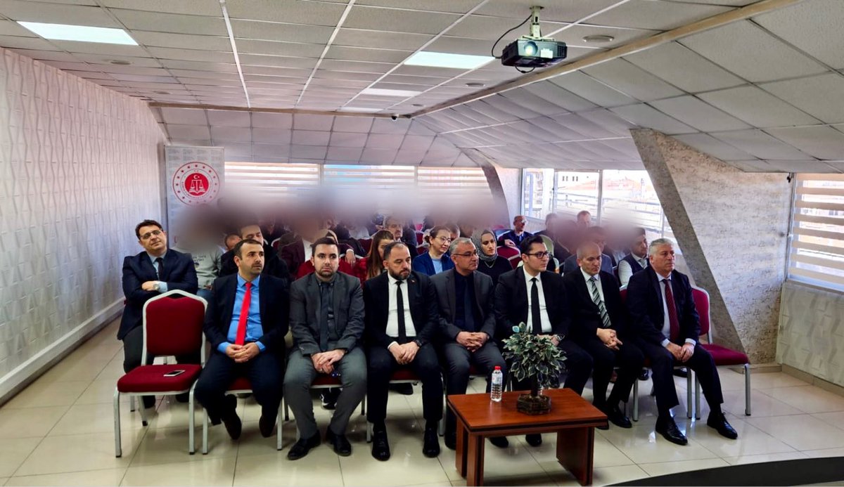 KONYA_DSM's tweet photo. Konya Denetimli Serbestlik Müdürlüğü’nde Şiir Dinletisi Programı Düzenlendi. 
Müdürlük konferans salonunda gerçekleştirilen programa Konya Cumhuriyet Savcısı Murat KÜÇÜK, kurum idarecileri, personel ve yükümlüler katılım gösterdiler.⬇️ @ctekurumsal @huseyinsk23 @guday33 https://t.co/ISqzNBI9Bi