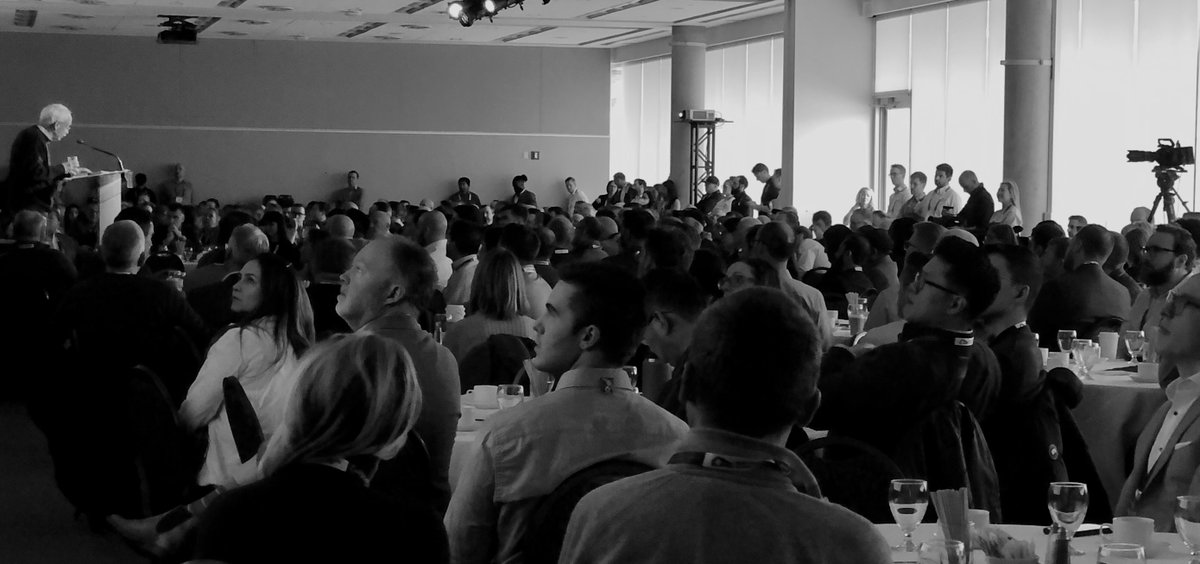 steven_yuen's tweet image. last week, @ajaysabs and I were in the mountains for an event with about a thousand people in the energy industry. we were working with an organization that’s been a customer of our platform @communities_do since 2013, and every 2 years they bring companies, government,…