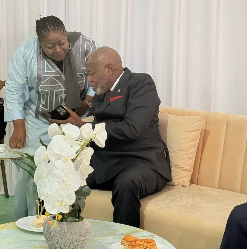 Destinée Doukaga🇨🇬 (@doukagadestine1) on Twitter photo Avec le pacificateur universel, l'homme au moral d'acier, j'ai cité SEM <a href="/VitalKamerhe1/">Vital Kamerhe</a> Lwa Kanyiginyi. Avec le pacificateur universel, l'homme au moral d'acier, j'ai cité SEM <a href="/VitalKamerhe1/">Vital Kamerhe</a> Lwa Kanyiginyi.