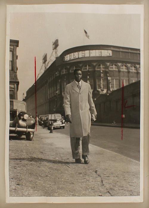 Jackie Robinson leaving Ebbets Field after playing opening day with the Brooklyn Dodgers on April 15, 1947. 
#JackieRobinsonDay
