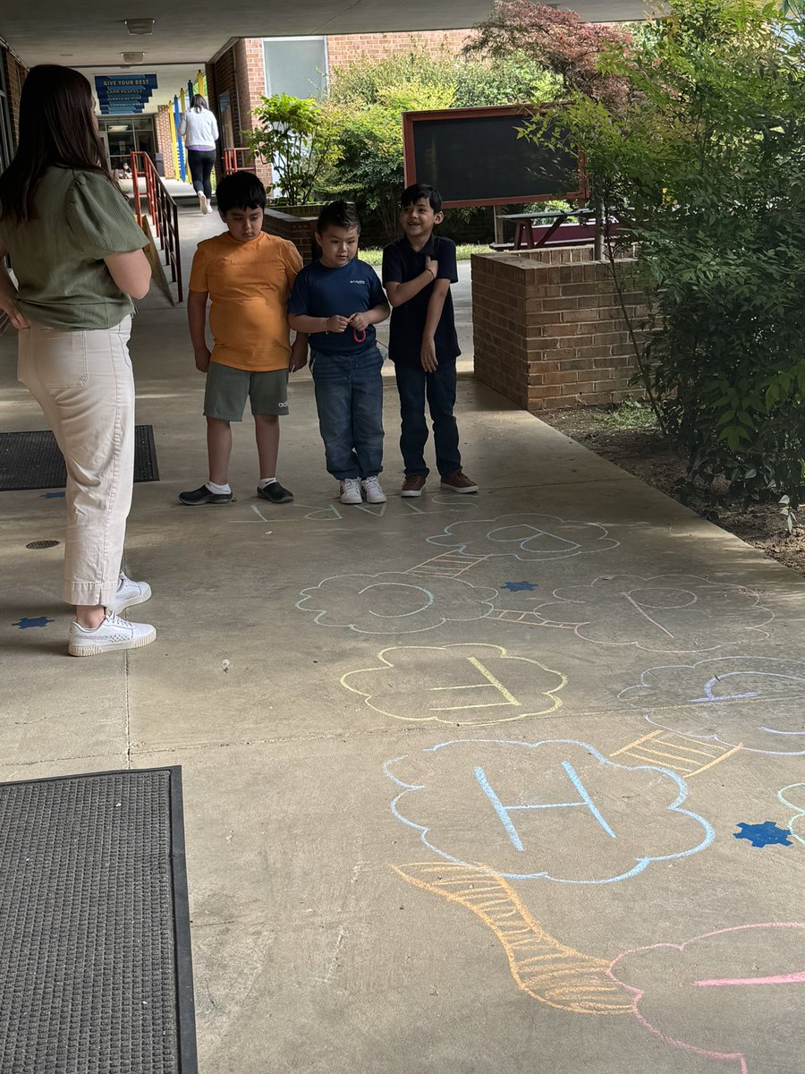 Kara Wright (@kwright_17) on Twitter photo Beautiful day outside to work on beginning sounds!!
#hopscotch <a href="/BrentwoodMESE/">Brentwood Magnet Elementary School of Engineering</a> Beautiful day outside to work on beginning sounds!!
#hopscotch <a href="/BrentwoodMESE/">Brentwood Magnet Elementary School of Engineering</a>