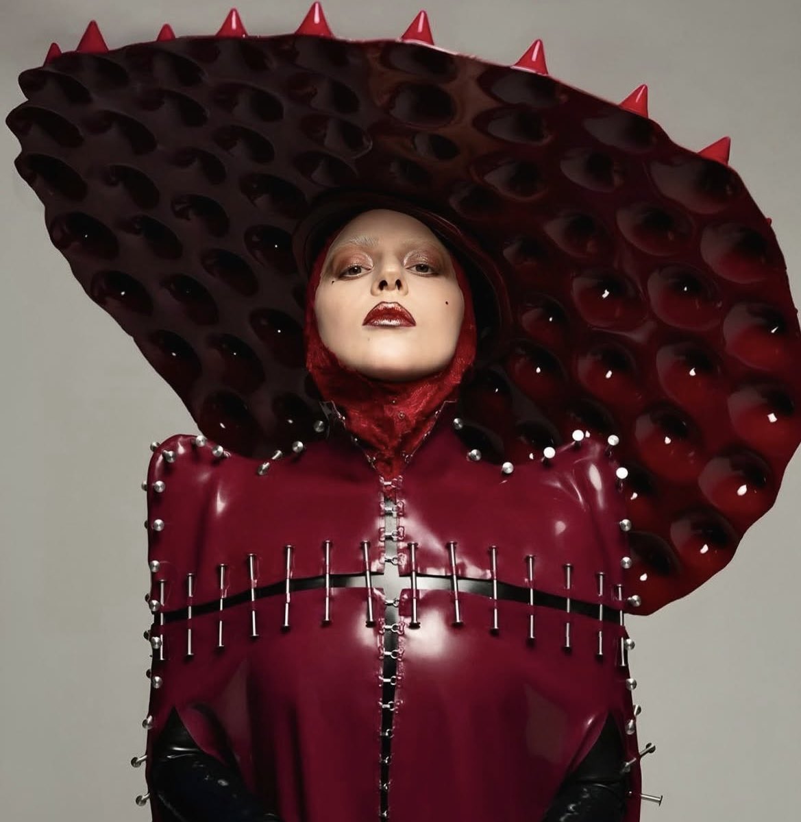 PopCrave's tweet image. Lady Gaga’s songs surge on the global Spotify chart:

#1 (=): Die With A Smile — 6.163M
#18 (+5): Abracadabra — 2.964M
#78 (+14): Poker Face — 1.685M
#158 (+34): Bad Romance — 1.31M
#161 (+30): Just Dance — 1.298M
#180 (NEW): Judas — 1.236M