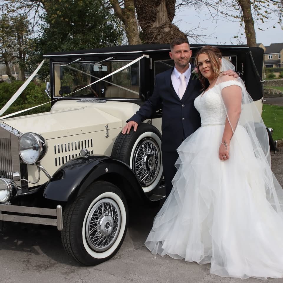 #NewProfilePic Now Mr and Mrs Ashcroft. Will upload some pictures of our wedding on Saturday. 💙❤🎊🎉❤💙