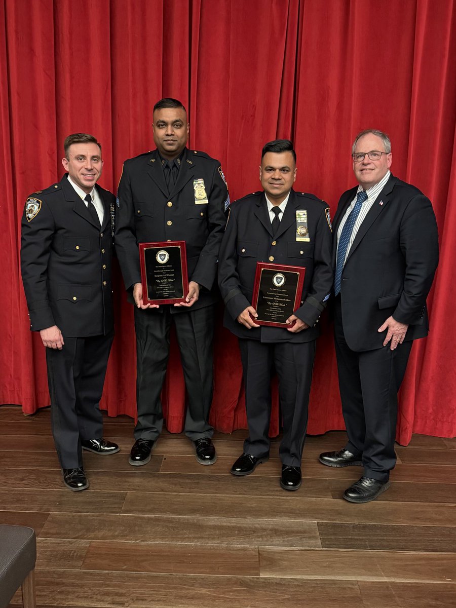 🚔At the Monthly Mayor’s Midtown Citizens Committee @Timessquarenyc &amp; @nypdpbms awarded Lt. Khan &amp; Sgt. Chohan with Cop of the Month. In a swift response, officers spotted &amp; pursued 2 chain-snatching suspects, apprehending them moments later &amp; restoring safety to Times Square.