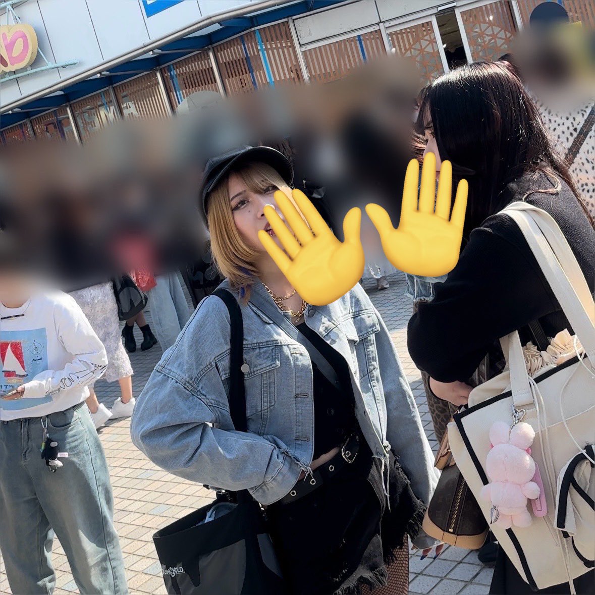 ⚠️注意喚起

@/c0hz9 

SixTONES 4/14公演
詳細画像に記載しておりますが、非常に悪質な買い手のためお取引はお勧めしません。

田中理華子(画像左)
電話番号：080-××××-3503

#注意喚起 #SixTONES譲