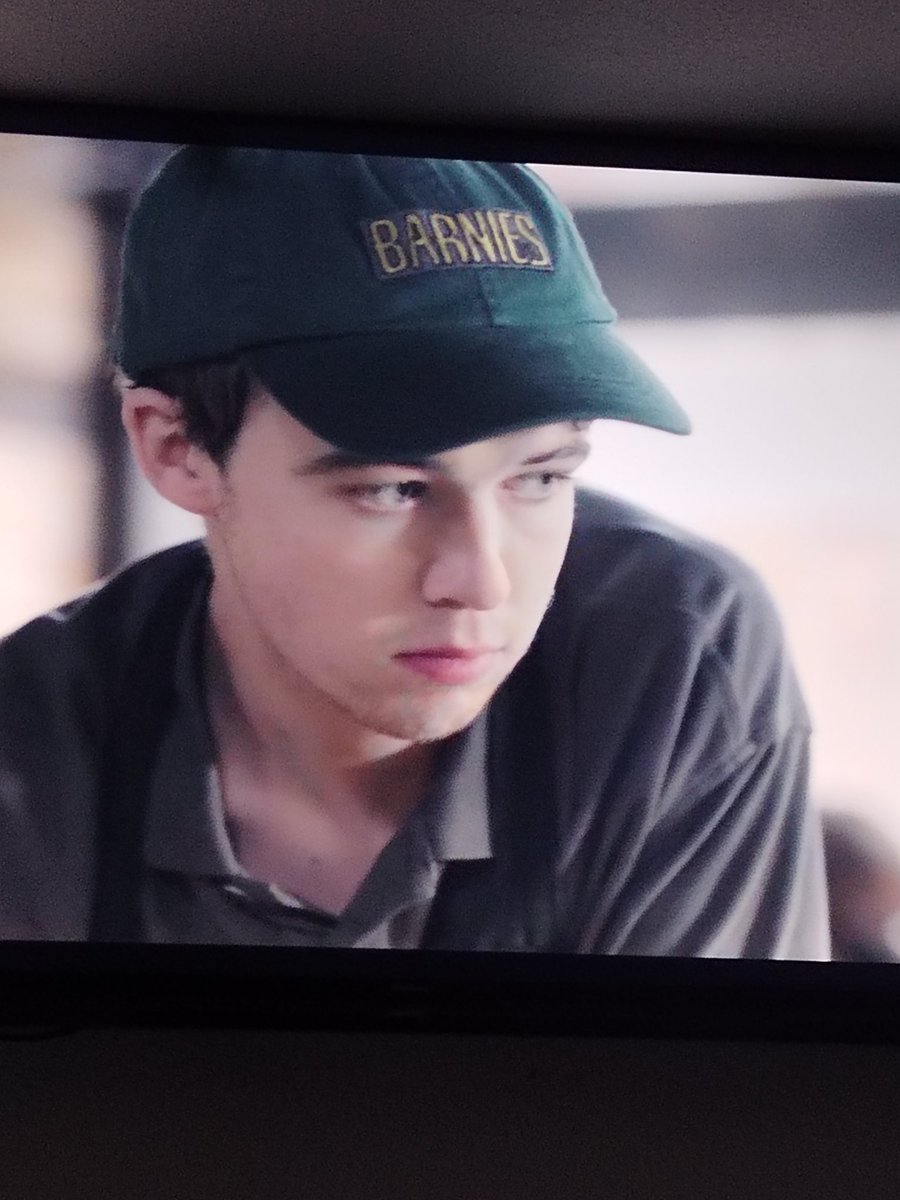 m0ms66's tweet photo. Black mirror S3EP3... 'DEFINETLY BARNIES! NOT BERNIS! #BlackMirrorS7 https://t.co/jYdpLsTxqk