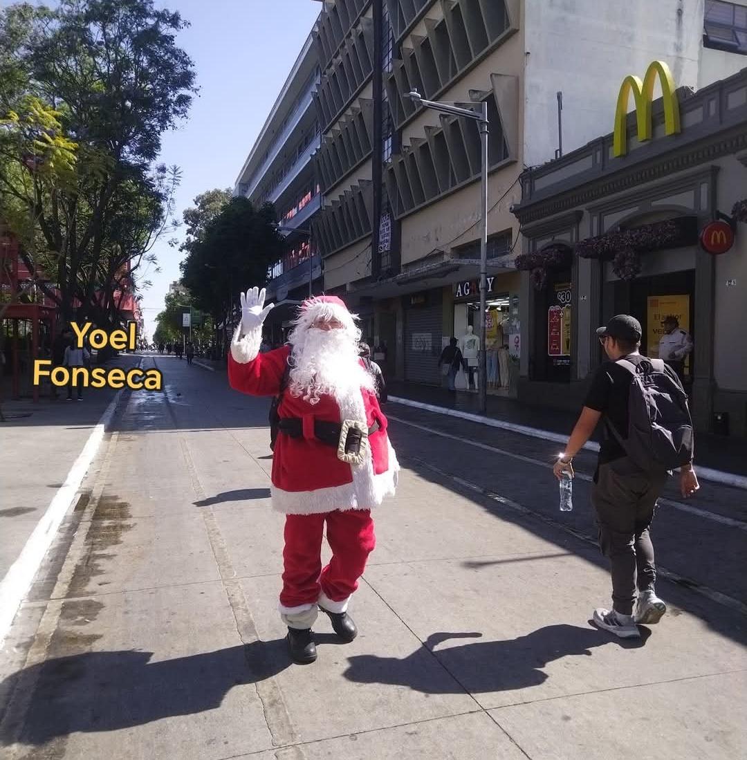 GersonGudielCas's tweet image. En plena #SemanaSanta2025 el @IGSS_gt les desea #FelizNavidad2024
Algo tarde, pero así es el seguro social en Guatemala. 🤭😆🤣