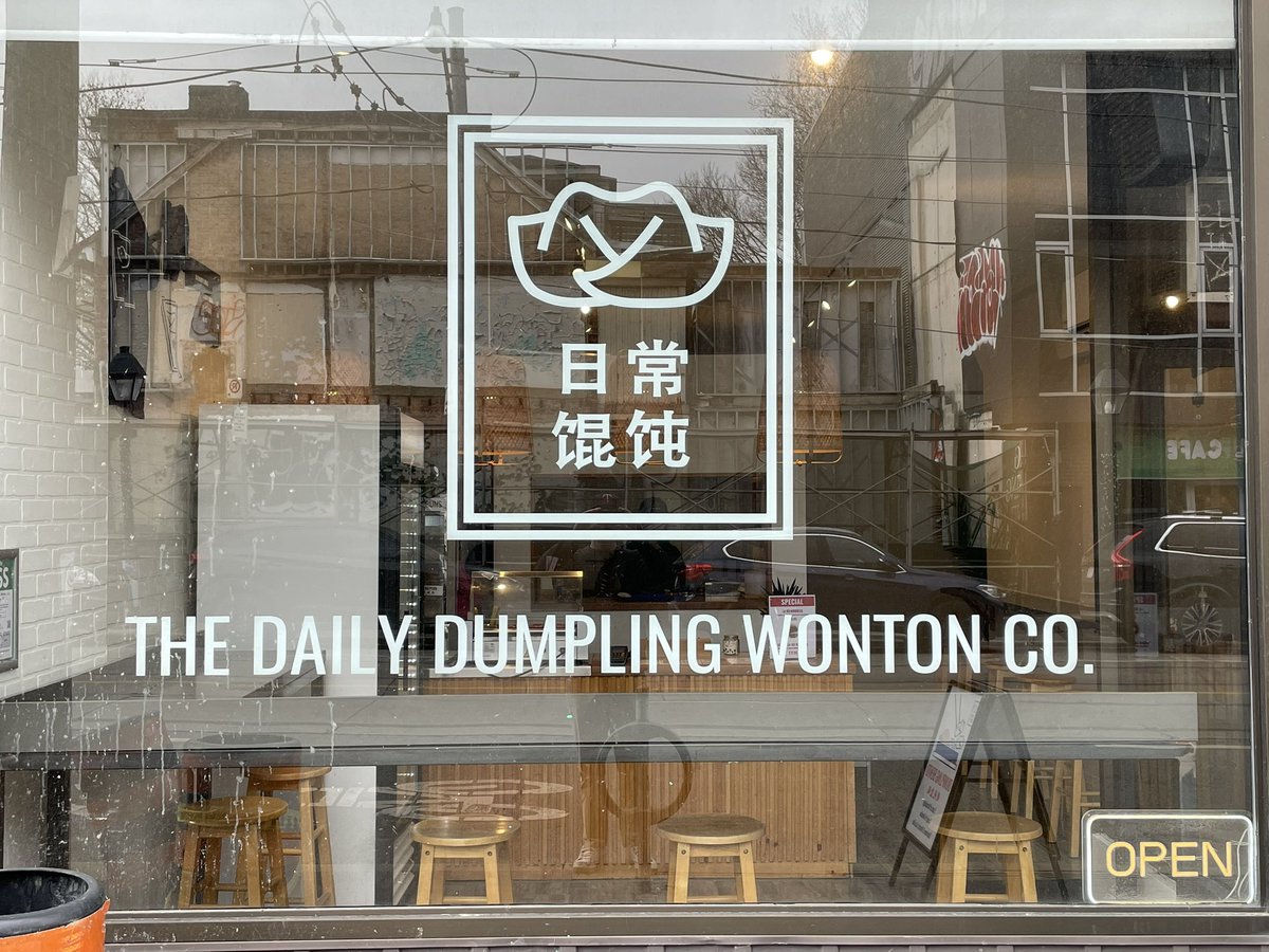 The Daily Dumpling Wonton Co. is food done right

Plump w/ pork &amp; mustard greens, 10 to an order, filled with broth that whispers stories from a back alley in Shanghai. A side of chilli crisp like a punch in the mouth &amp; you’ll thank it for the bruise

Grab a window seat &amp; eat! 🇨🇳