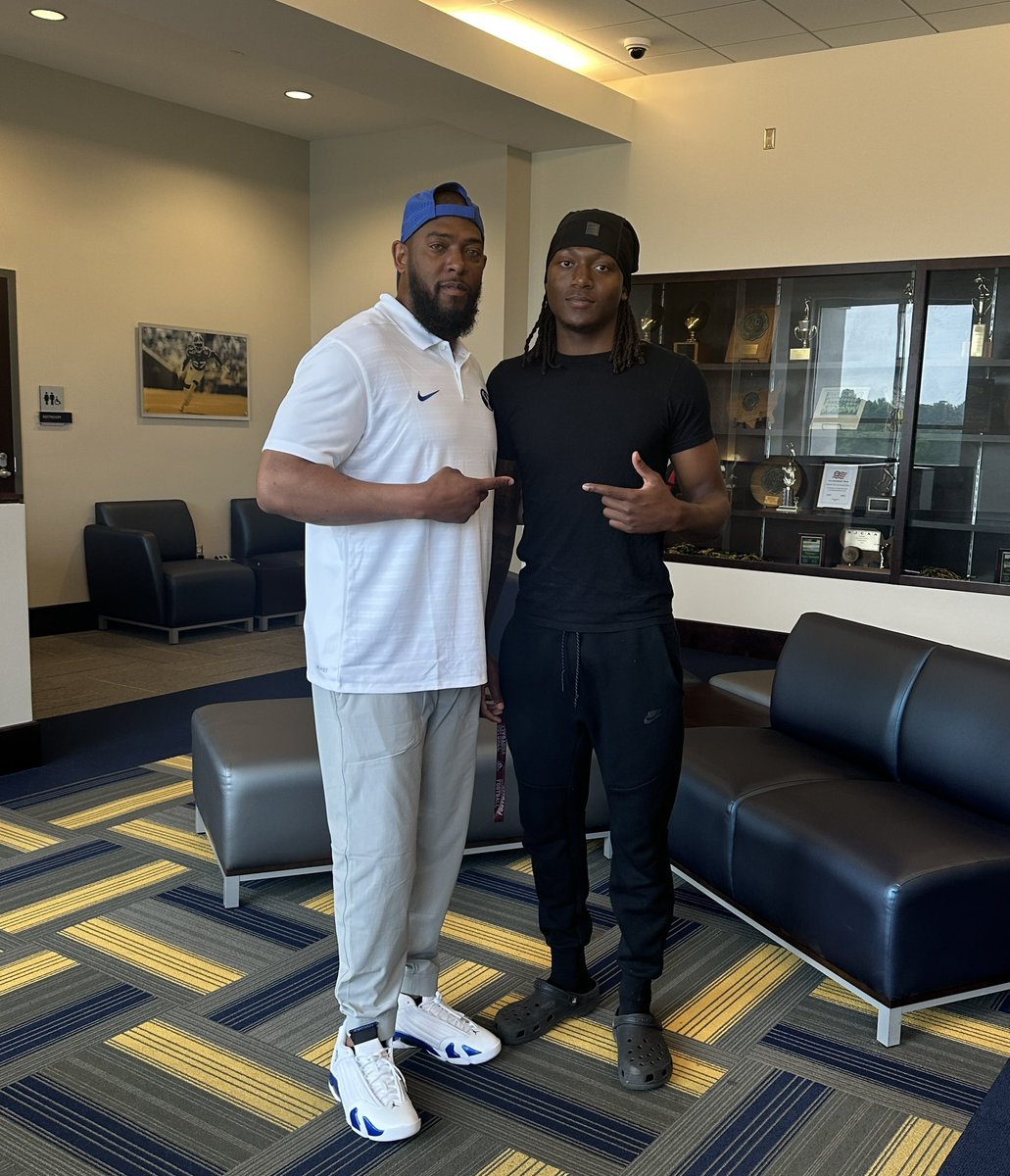 Had a great visit this morning with BYU’s corner coach <a href="/jernarogilford/">Coach JG</a>. Thanks for stopping by can’t wait to see the campus. It’s gonna be a great season this year. <a href="/BYU_CoachJustin/">Coach Justin Anderson</a> <a href="/BYUfootball/">BYU FOOTBALL</a> <a href="/clarencemcdoug1/">Coach McDougal</a> <a href="/CoachHallSr2/">Jamal Hall Sr.</a> <a href="/BrettSShufelt/">Brett Shufelt</a> <a href="/CoachDeontay/">Deontay Evans</a> #WakeEm_Up5  #CTC