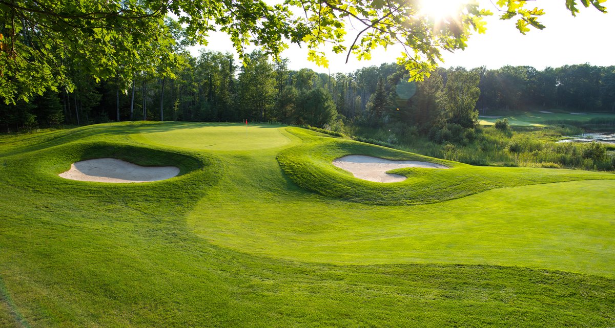 Ready for a round at Black Lake Golf Club? Play 18 holes and enjoy a relaxing one-night stay with their Stay &amp; Play Shoulder Season Package. A perfect way to kick back and enjoy some great golf! ⛳️

Find the package here: bit.ly/3PR0eK0