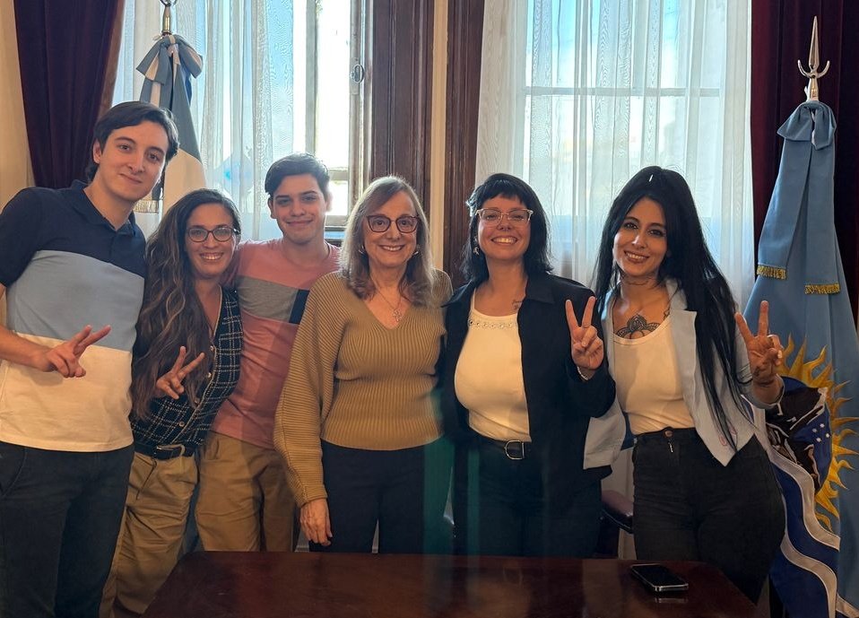 GRACIAS <a href="/aliciakirchner/">AK</a> 🩵✌🏻🐧