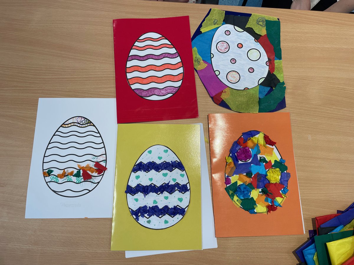 BTHFTAdultSALT's tweet image. 🐣🌼 Our stroke rehab wellbeing group got creative this week! Patients designed their own Easter eggs and made beautiful cards to celebrate the season. A fun way to boost mood, spark conversation, and reconnect through art 💛 #StrokeRecovery #EasterJoy #WellbeingMatters