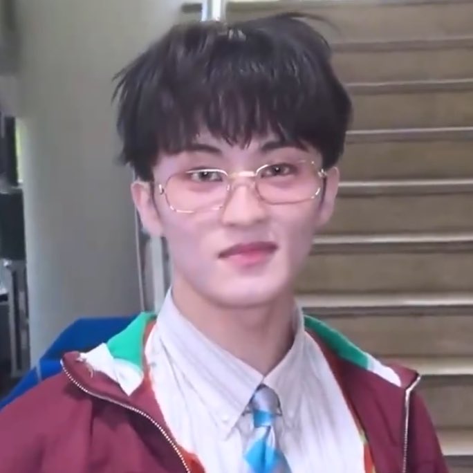 ใครหูโผล่