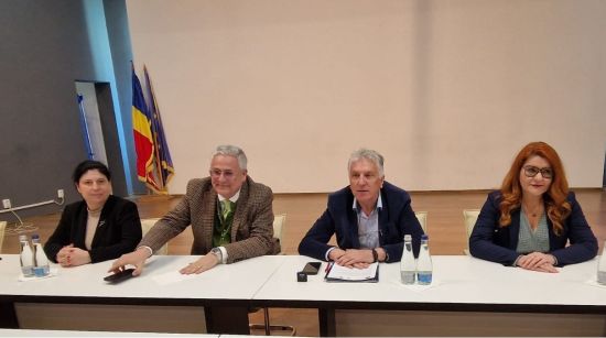 Ziarul_AA's tweet image. -VIDEO- Proiect de 20 de milioane de euro din fonduri europene pentru Curtea de Argeș
ziarulactualitatea.com/video-proiect-…
#curteadearges #primaria #proiect #fonduri #europene #mobilitate #urbana #arges