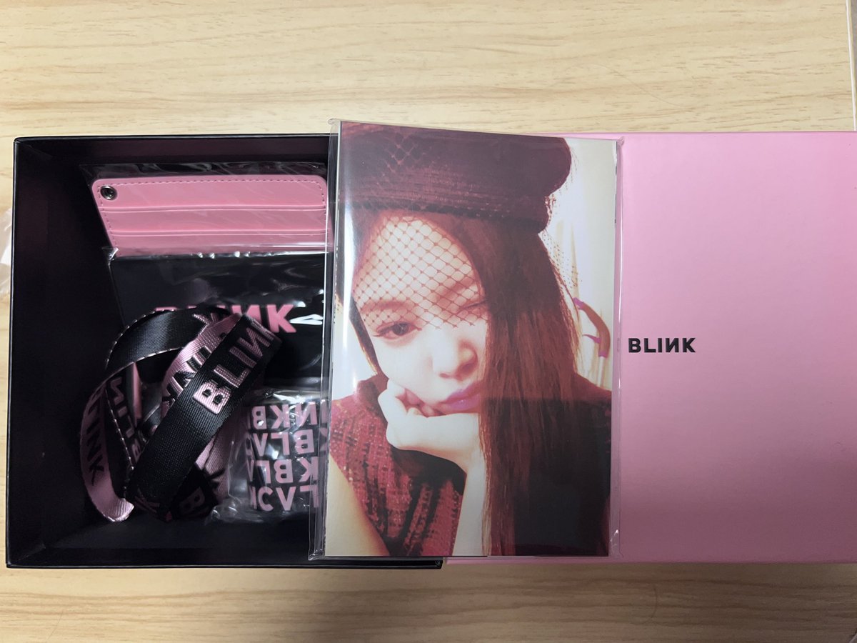 geolae394151's tweet photo. [WTS]
블랙핑크 블링크 1기 키트

Full set⭕️ 
DM to offer

인증 가능

지수 제니 로제 리사 Jisoo Jennie Rose Lisa 앨범 블핑 포카 럭드 특전 blackpink photocard sell poca POB the movie bp pc ld lucky draw yg wevers  bcp how you like that broadcast bornpink 1st kit blink postcard https://t.co/4EQyGSZ5iL