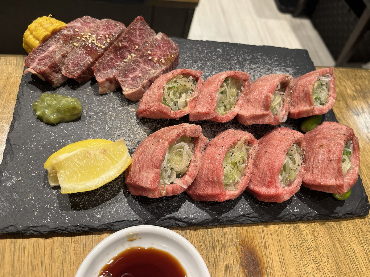 k_e0716's tweet photo. うんめ〜🤤🤤🤤👍
みんな仕事してる中の焼肉と言う背徳感と優越感✌️😎✌️ https://t.co/DldvmC1ESZ