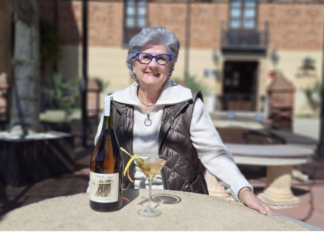 El vermú de Sina; cariño, esfuerzo y dedicación absoluta🍸

Podéis visitar el artículo escrito con mucha admiración por parte de nuestro compañero Marcelino Calvo @marcevino_ 

¡Esperamos que os guste tanto como a nosotros! 🍴

vinetur.com