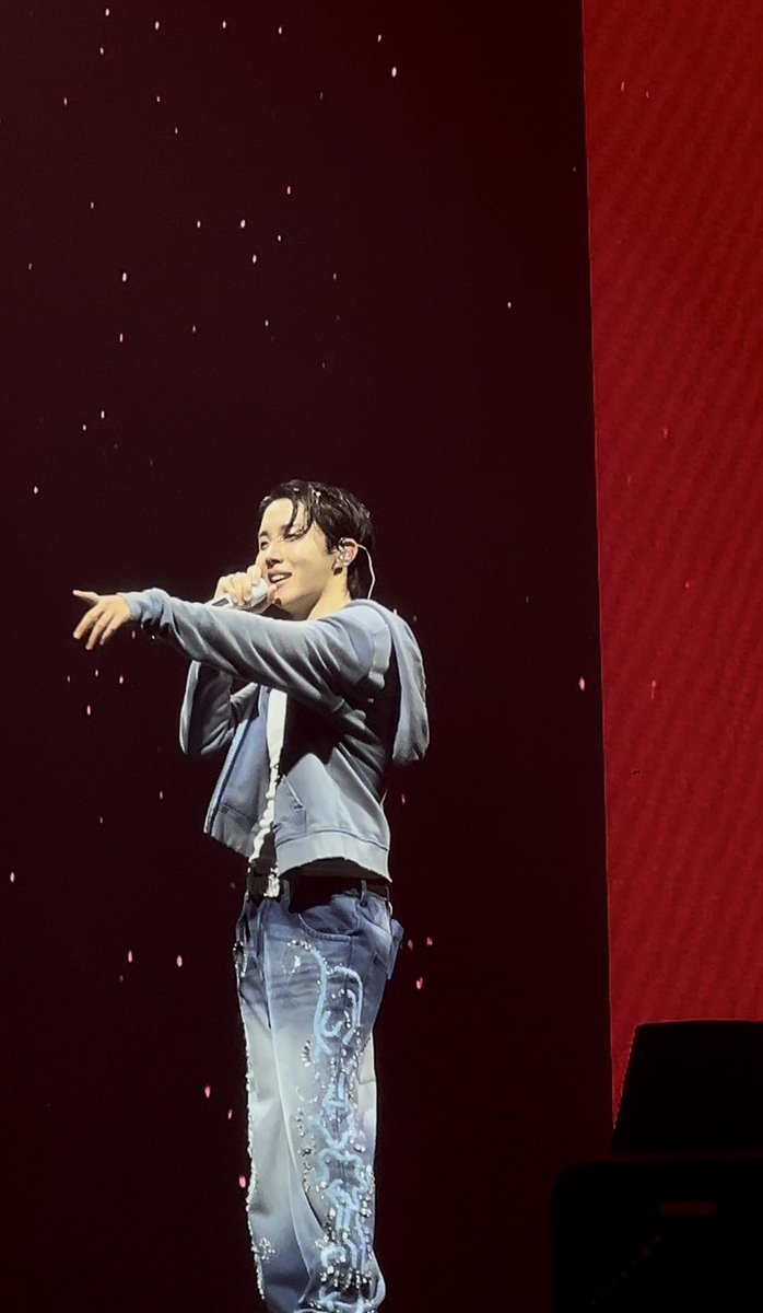 fleur 🌸 tweet media