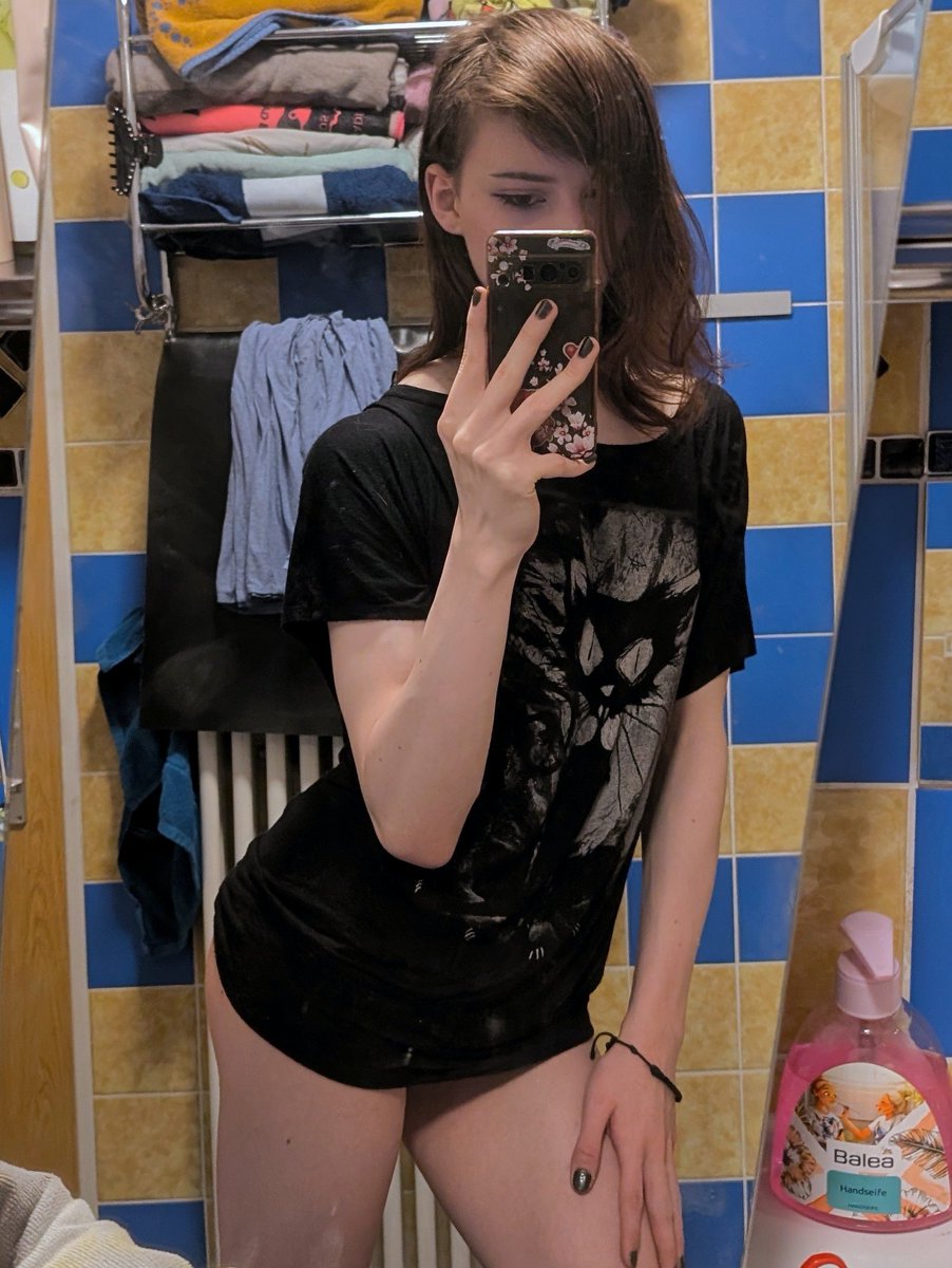 I don't "struggle with same sex attraction" 
 I'm actually quite good at it 😌