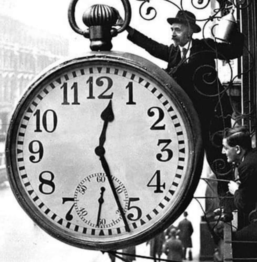 Cerramos por vacaciones del miércoles 16 al lunes 21 inclusive, y a partir del día 22 tendremos nuevo horario que podréis consultar en nuestra web y perfil de google. 

¡Felices lecturas esta semana santa!