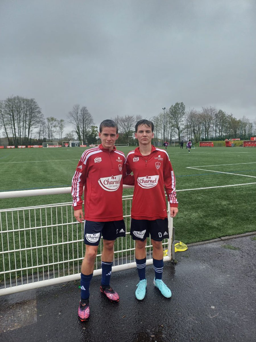 aletrionfini's tweet photo. Charles y Maxime Kergall, cat. 2010, pura cepa @santafefc2 a prueba en Brest de Francia. Estarán entrenando miércoles y jueves en el Club de 1era División de Francia que compite el League 1 de ese País. Desarrollar para brindar oportunidades 💪⚽️🔵🟡 https://t.co/G5dPxHX8er