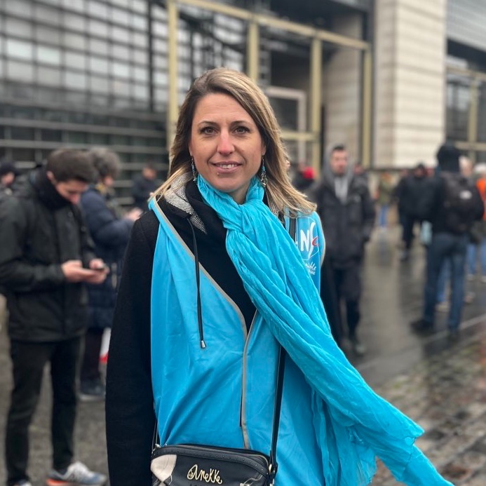 SE-Unsa (@se_unsa) on Twitter photo <a href="/EAM_seunsa/">Elisabeth Allain-Moreno</a> dans <a href="/lemondefr/">Le Monde</a> : inquiétudes sur la réforme du recrutement et la qualification des futurs enseignants ⤵️
« On va recruter plus tôt, accompagner plus longtemps, et ça n’enlève rien au diplôme universitaire qui reste toujours un master.»
👉 lemonde.fr/campus/article… <a href="/EAM_seunsa/">Elisabeth Allain-Moreno</a> dans <a href="/lemondefr/">Le Monde</a> : inquiétudes sur la réforme du recrutement et la qualification des futurs enseignants ⤵️
« On va recruter plus tôt, accompagner plus longtemps, et ça n’enlève rien au diplôme universitaire qui reste toujours un master.»
👉 lemonde.fr/campus/article…