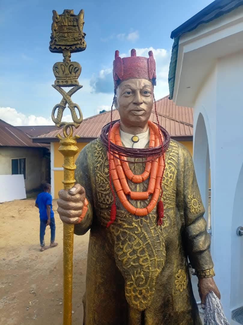 KingErefitei's tweet photo. My cousin, Mera is an artist. He can work on any sculpture you want. This is one of his recent works.

Kindly repost if this gets to your timeline. I'm trying to get him a job, please. https://t.co/9FTwT1bFpN