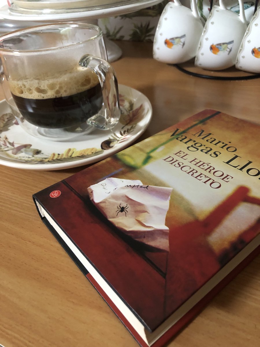 VictoriaCsPla's tweet image. Me gusta Vargas Llosa. Su prosa en castellano puro, su sentido de la libertad, su sonrisa y sus libros.
@VargasLlosaM
#Peru #español