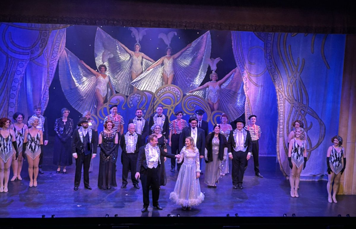 EpsomLightOpera's tweet image. And just like that we say goodbye to Crazy for You 💫

Our next social is Case Noire – A 1950s Murder Mystery Evening 🔍! Taking place on Saturday 10th May 6:30pm

School of Rock 🎸 launch on Wednesday 23rd April at The Vale School- 7pm for the Children’s and 8pm for the Adults’