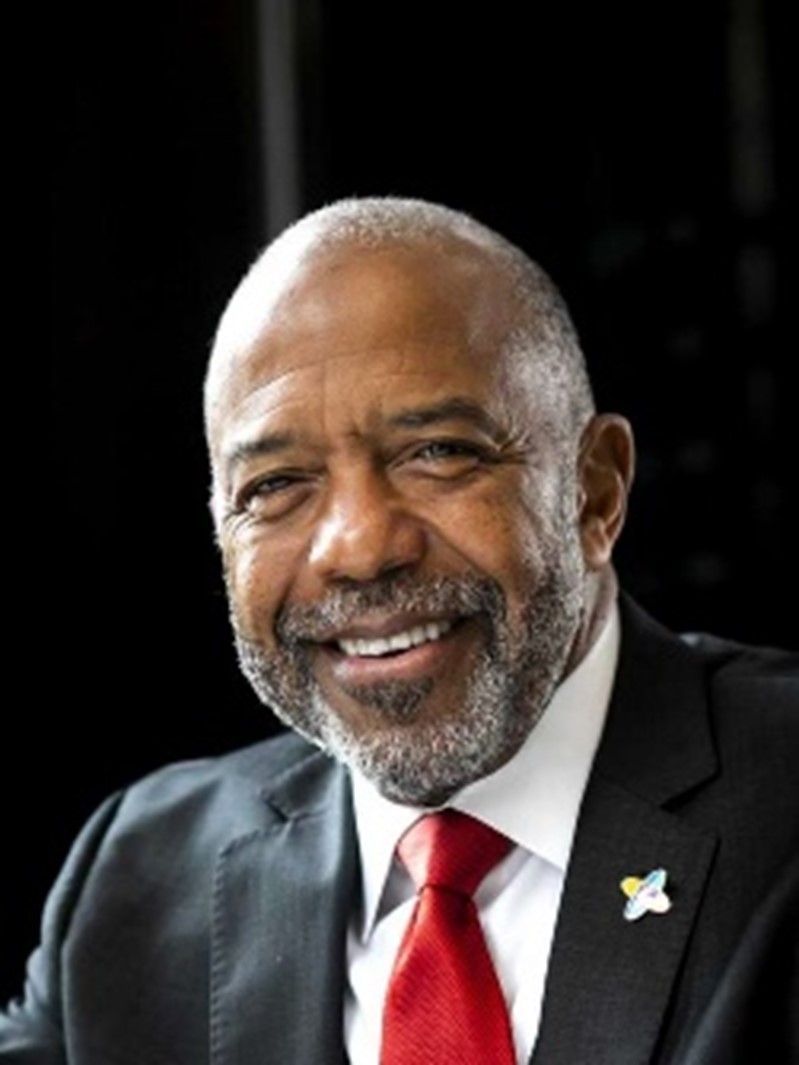 wilberforce_u's tweet photo. ๐โจ Wilberforce University is proud to announce our 2025 Commencement Speaker โ Dr. Bernard A. Harris, Jr., astronaut, physician, entrepreneur, and trailblazer! ๐
๐๏ธ Join us May 10, 2025, as we celebrate the Class of 2025 #WilberforceCommencement #ClassOf2025 #STEMLeader https://t.co/K51tXO6oGV
