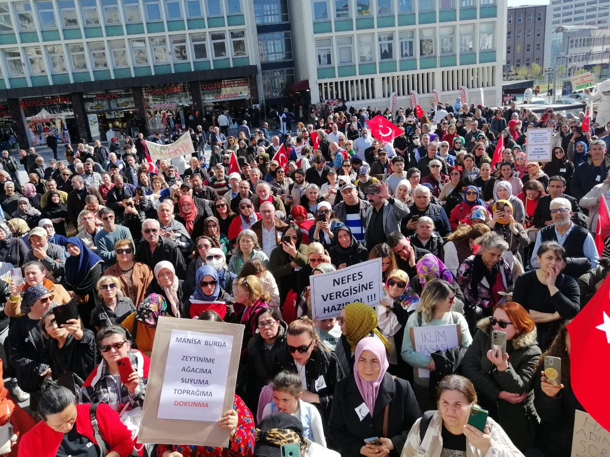 İklim Kanunu teklifi revize etmek amacıyla çekildi. Çekilir tabi :) Mücadelenin sonucudur bu
 Oturmadık, pes etmedik yine ilki başardık. Rehavete kapılmayalım. Çünkü toplumsal tepkilerin dozunu yavaşlatmak adına çekildi. Şimdilik avantaj bizde. Bu hepimizin başarısıdır