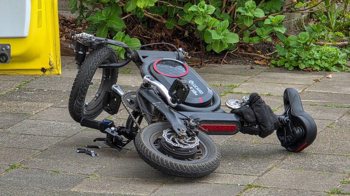 Kind gewond bij aanrijding met auto op fatbike