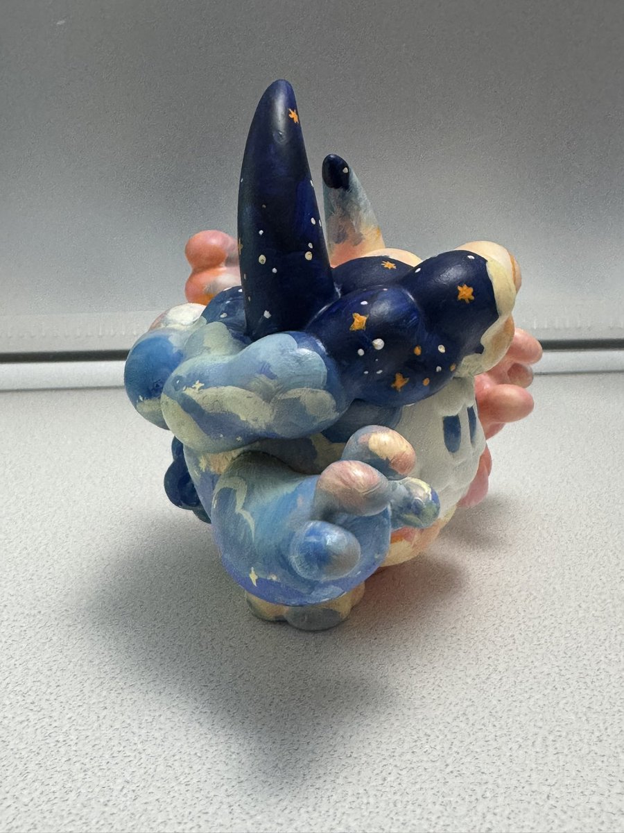 scorpius777's tweet image. 梅田ロフトの最後のPOPBOX後半に行ってきましたー！朝から並んで春の夜をイメージしたモコブブのワンオフGET🙌✨360度どの角度から見ても色々な表情が楽しめて最高に可愛い！もう一つの色のワンオフも実物見れたけど無茶苦茶良かった！行って良かったです😊
#梅田ロフト
#POPBOX