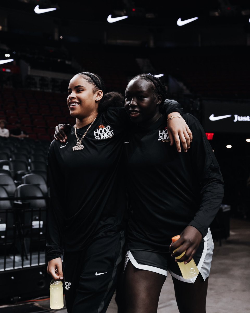 The Canadian Basketball Show (@thecbspod) on Twitter photo Meet the top basketball prospects coming out of Canada 🇨🇦
Deniya Prawl, Agot Makeer and Nyadieng Yiech join the show to talk about their basketball journeys and representing Canada on the world stage at <a href="/nikehoopsummit/">Nike Hoop Summit</a>.
🍏: podcasts.apple.com/ca/podcast/the…
🎧: open.spotify.com/episode/0WKgqG… Meet the top basketball prospects coming out of Canada 🇨🇦
Deniya Prawl, Agot Makeer and Nyadieng Yiech join the show to talk about their basketball journeys and representing Canada on the world stage at <a href="/nikehoopsummit/">Nike Hoop Summit</a>.
🍏: podcasts.apple.com/ca/podcast/the…
🎧: open.spotify.com/episode/0WKgqG…