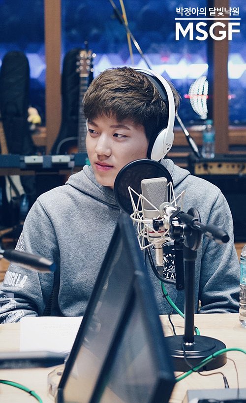 Timetodowoon's tweet photo. 160416 박정아의 달빛낙원
#DAY6 #도운 #윤도운 #DOWOON https://t.co/6UqE8rFtzj