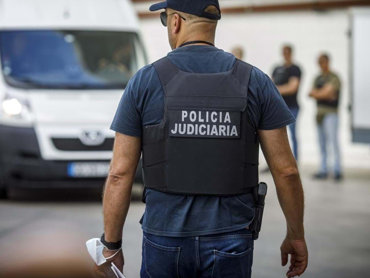 🚨 🇵🇹 | Em Oeiras, grupo de encapuzados sequestra família e rouba ouro.

Portugal já deixou de ser um país seguro.