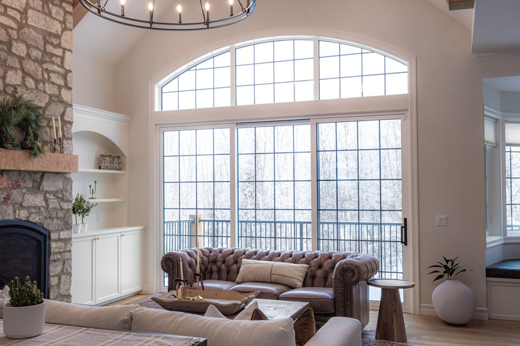 Bears Paw Project - Did you see our newest project we shared last week? Here is another shot of the living room that we can't get enough of!

Interior Design: <a href="/rcid_/">Rochelle Cote</a>
Build: @wideskyhomes
Photo: @wideskyhomes