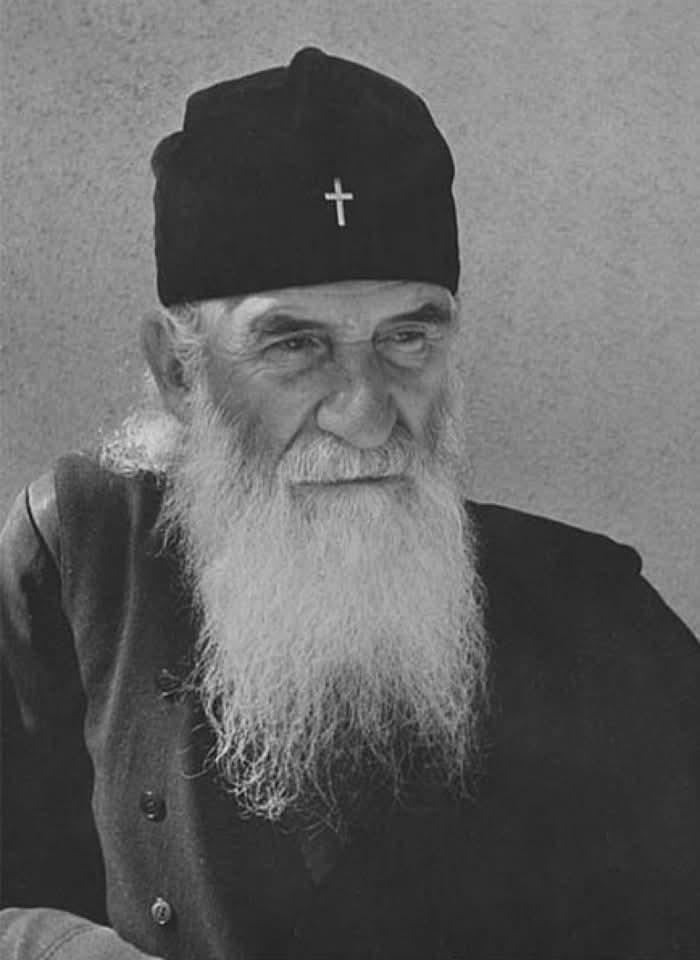 Мислим да је пропаст Србима дошла када је Србин уместо јутарњег молитвеног правила почео читати новине.

Свети Јустин Ћелијски

Свети авво моли се за род свој!