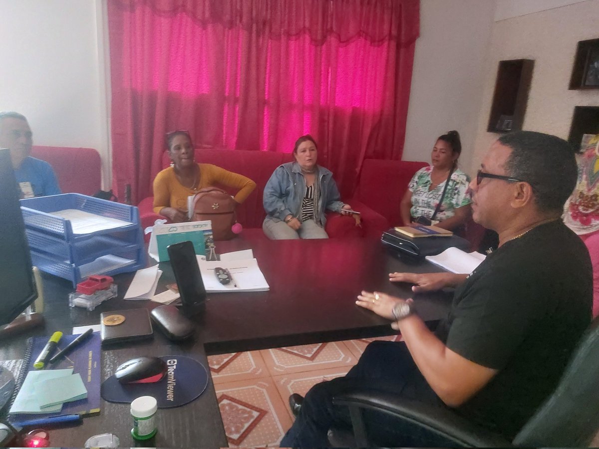 🥳🇨🇺 ¡Ahora si rompimos!
👉 Recibimos la visita de la Comisión Evaluadora del #1roDeMayo  y les mostramos con orgullo las interioridades de nuestra organización. 

Cubanito Mariano 
<a href="/todos/">todos</a>