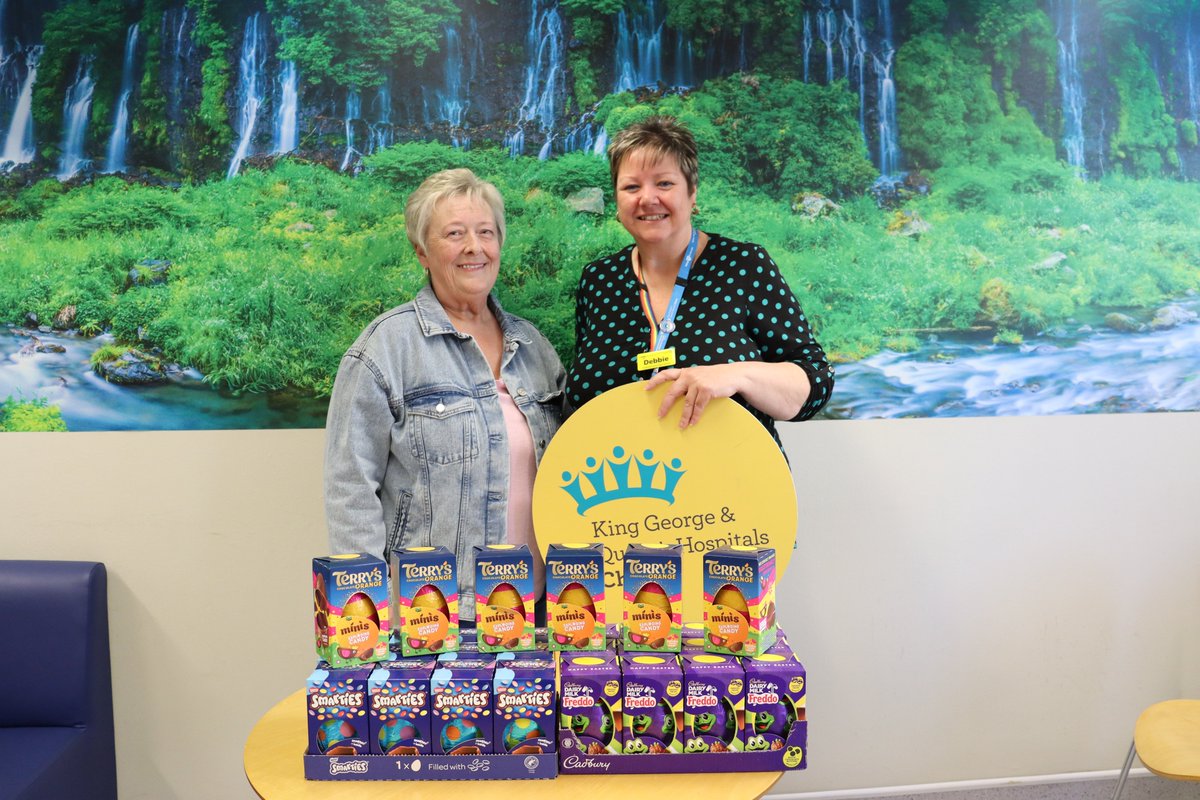 🐣 More Easter treats have arrived! 🐰
Thank you to Julie Ridd and the Gemini Women's Club for their generous donation of Easter eggs to our hospitals. Your kindness will help make this Easter just that little bit sweeter for our patients! 💛🍫
#EasterKindness #ThankYou #NHS