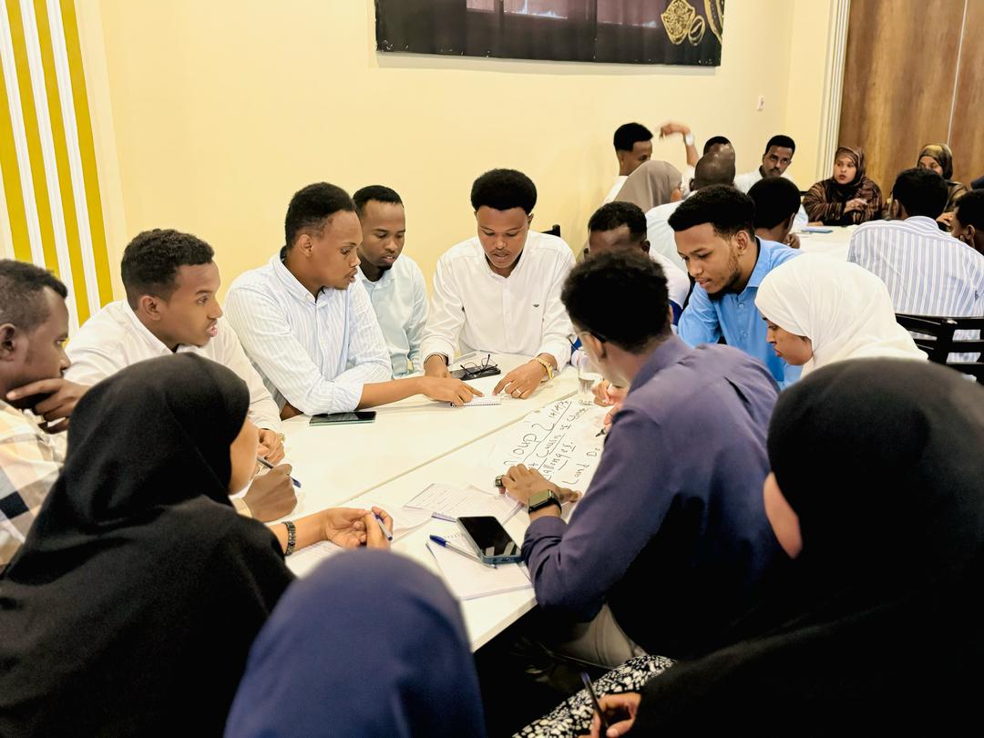Mr. <a href="/updynajiib/">Abdinajib Hassan Dirie</a>, Director of <a href="/SomEnviroForum/">Somali Environmental Forum</a> , joined a powerful workshop on #ClimateJustice for CSOs, women, youth &amp; Indigenous communities, organized by Somali Green Peace Association  💪🌱 #Somalia #ClimateAction #SEF
<a href="/MoECC_Somalia/">Ministry of Environment & Climate Change 🇸🇴</a> <a href="/GCAdaptation/">Global Center on Adaptation</a> 
<a href="/UNDPSomalia/">UNDP Somalia</a>